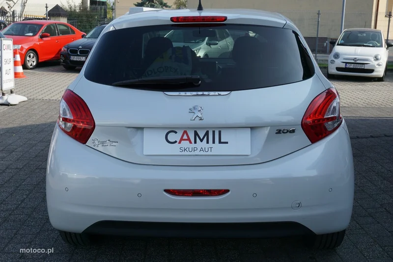 Peugeot 208 5