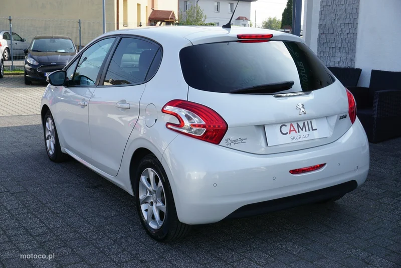 Peugeot 208 6
