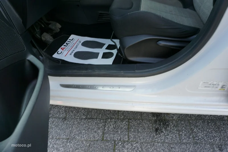 Peugeot 208 10