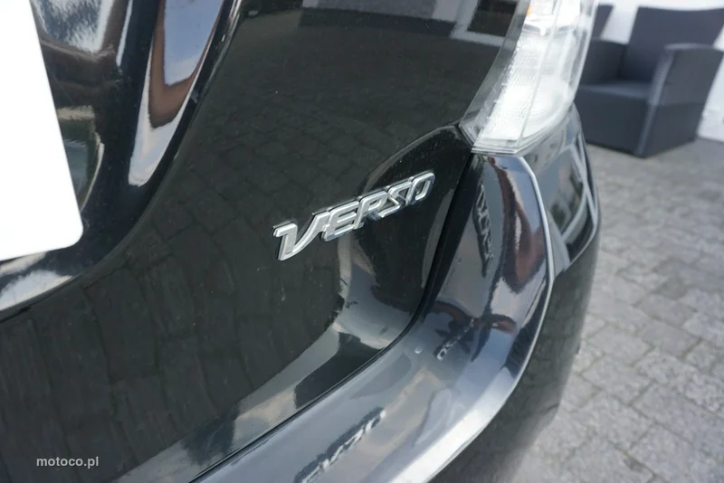 Toyota Verso 15