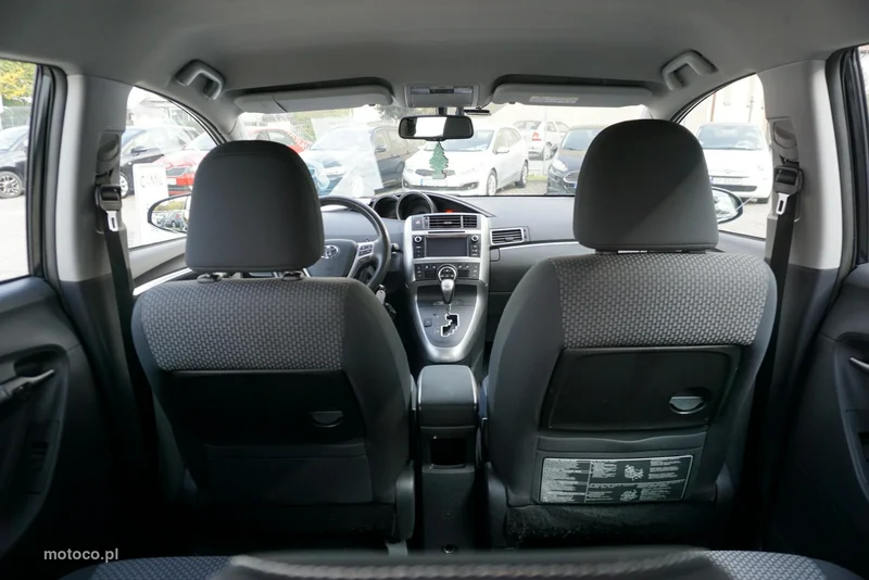 Toyota Verso 18