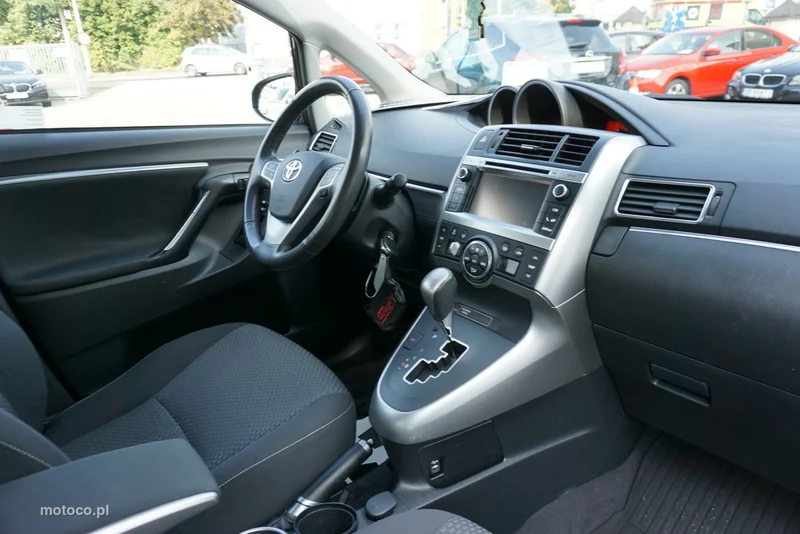 Toyota Verso 21