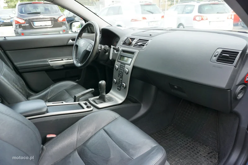Volvo V50 19