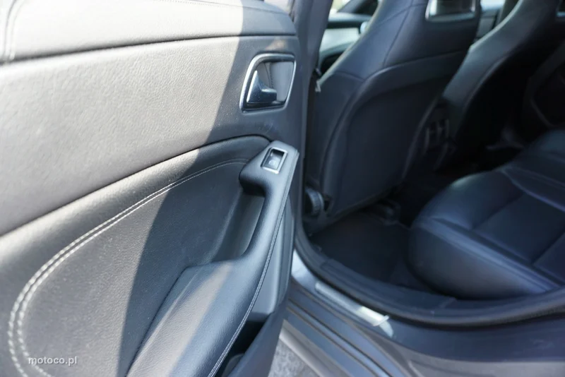 Mercedes-Benz CLA C117 200 12