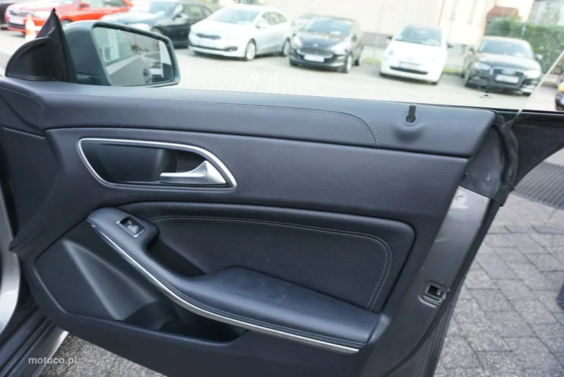 Mercedes-Benz CLA C117 200 21