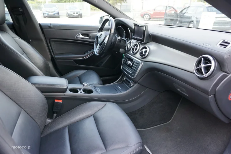Mercedes-Benz CLA C117 200 22