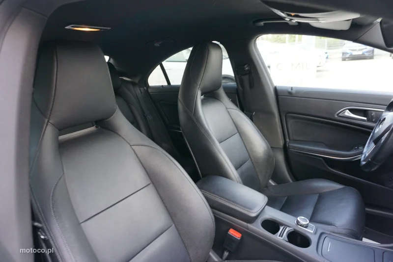 Mercedes-Benz CLA C117 200 25