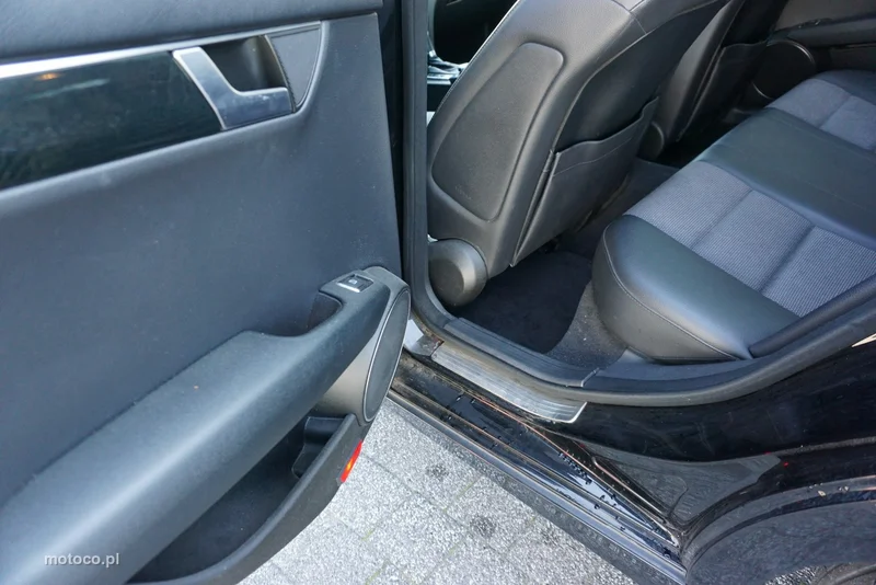 Mercedes-Benz Klasa C W204 C 200 11