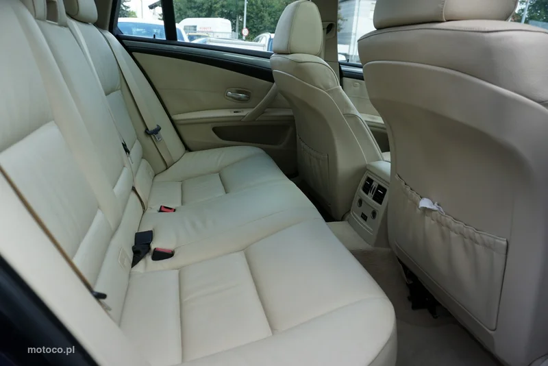 BMW Seria 5 E60 530 17