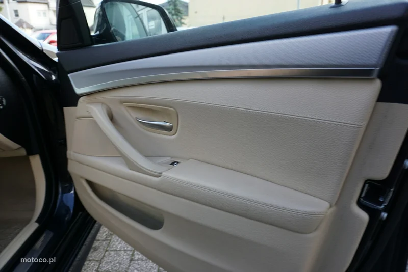 BMW Seria 5 F10 520 23