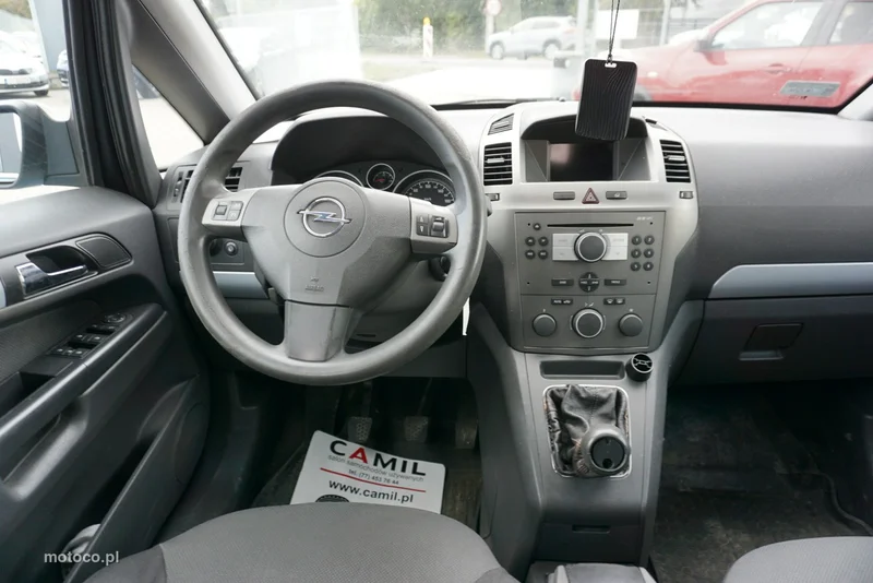 Opel Zafira B 12