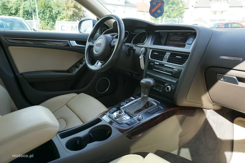 Audi A5 8T 19