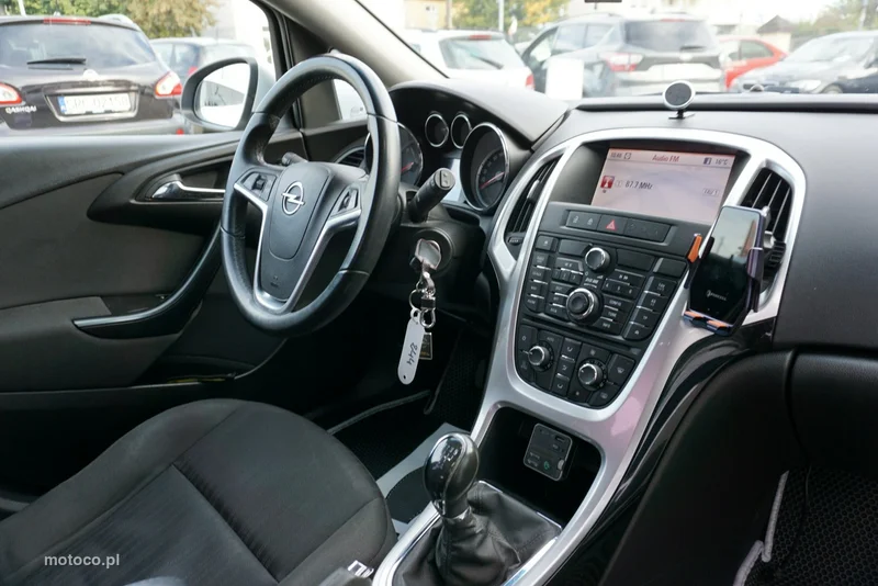 Opel Astra J 19