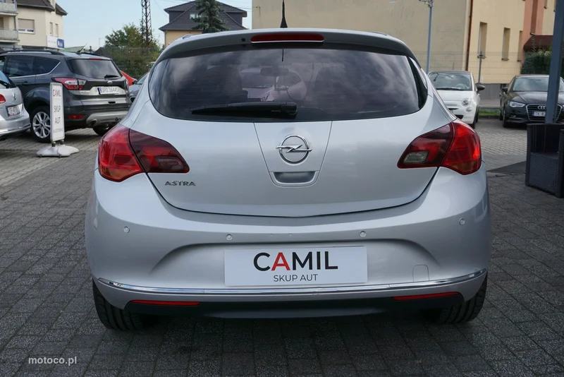 Opel Astra J 6
