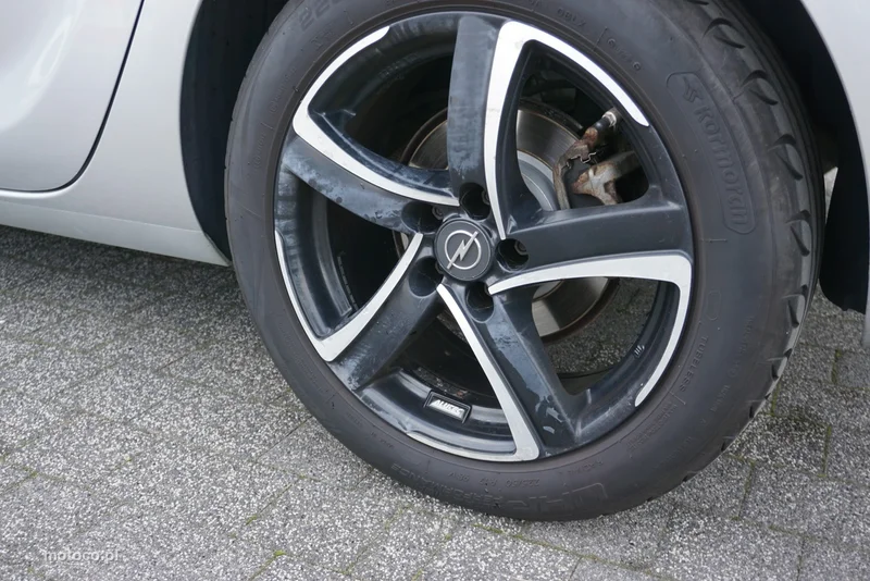 Opel Astra J 8