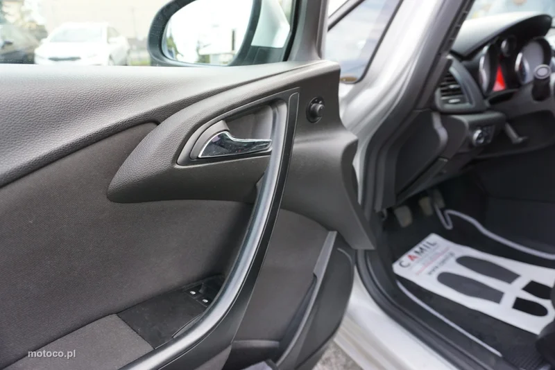 Opel Astra J 10