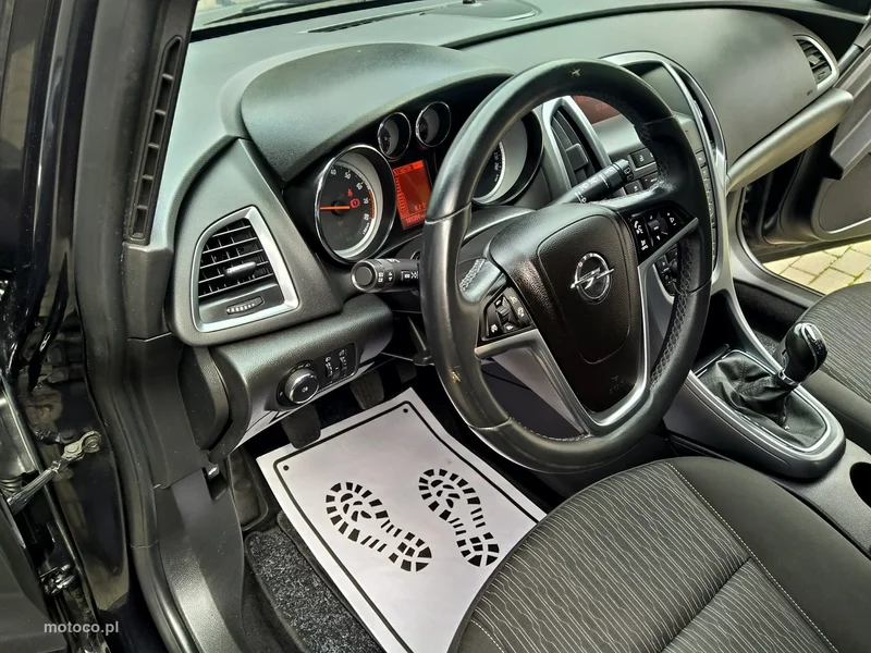 Opel Astra J 16