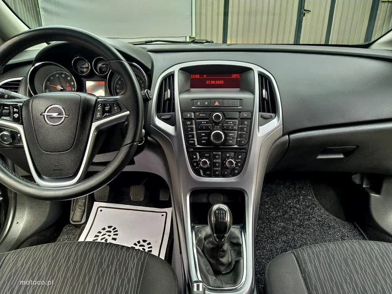Opel Astra J 18