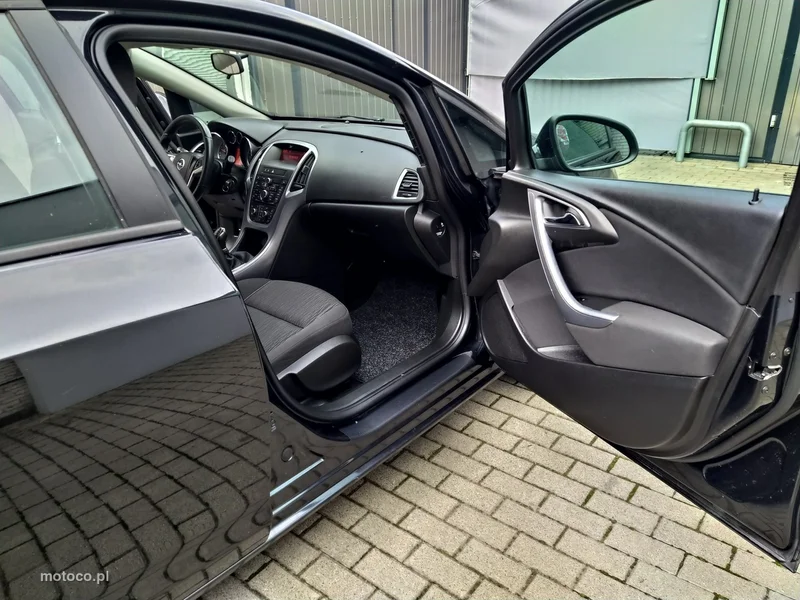 Opel Astra J 23