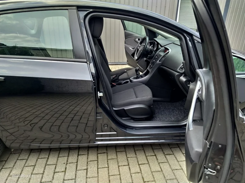 Opel Astra J 24