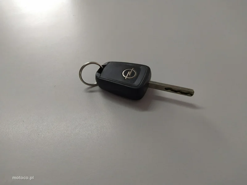 Opel Astra J 25