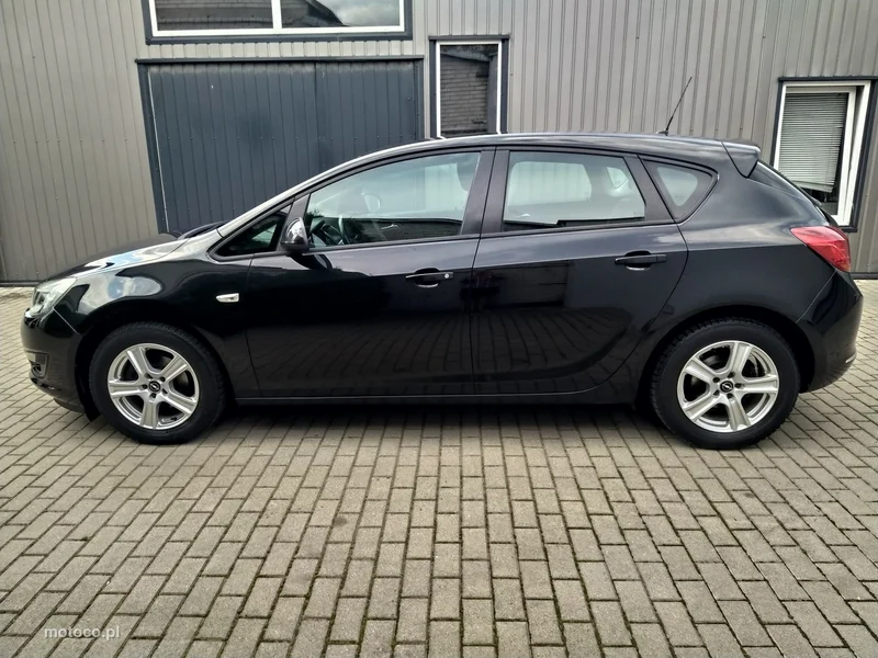 Opel Astra J 5