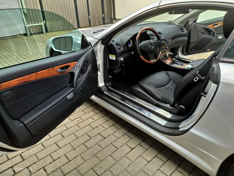 Mercedes-Benz SL 550 15