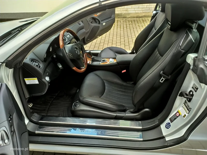 Mercedes-Benz SL 550 16