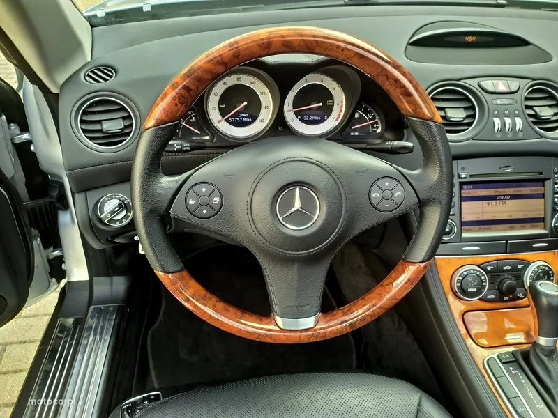 Mercedes-Benz SL 550 22