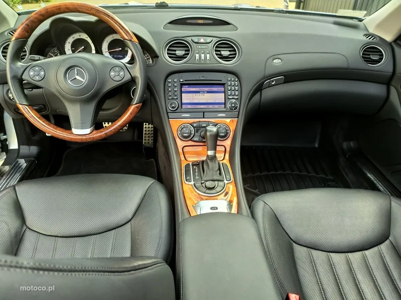 Mercedes-Benz SL 550 23