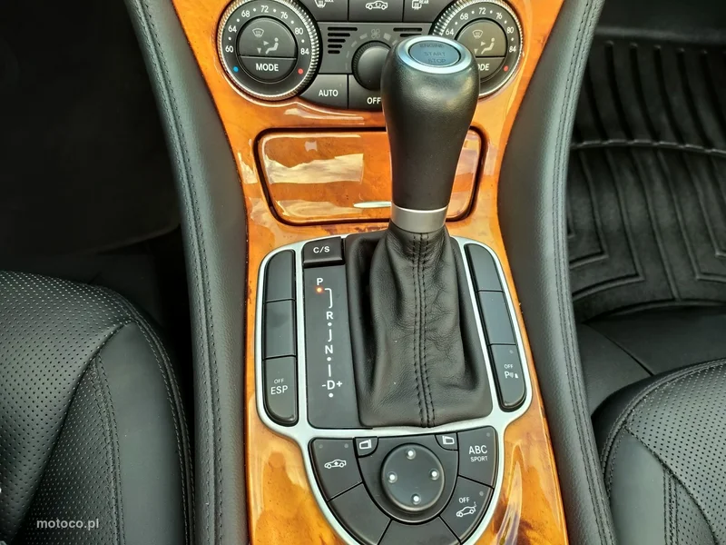 Mercedes-Benz SL 550 28