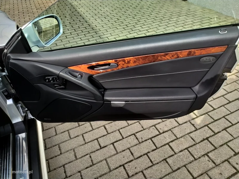 Mercedes-Benz SL 550 36