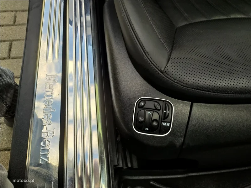Mercedes-Benz SL 550 38