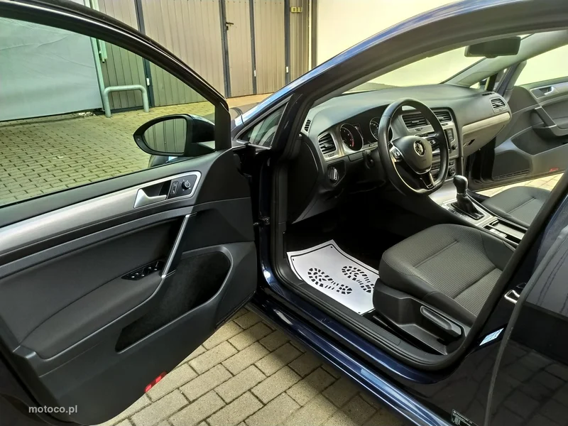 Volkswagen Golf VII 12