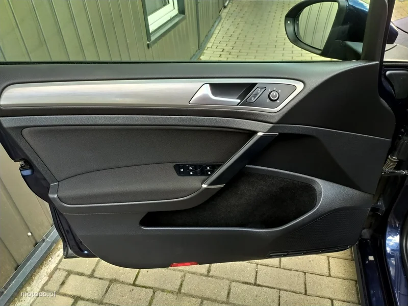 Volkswagen Golf VII 13