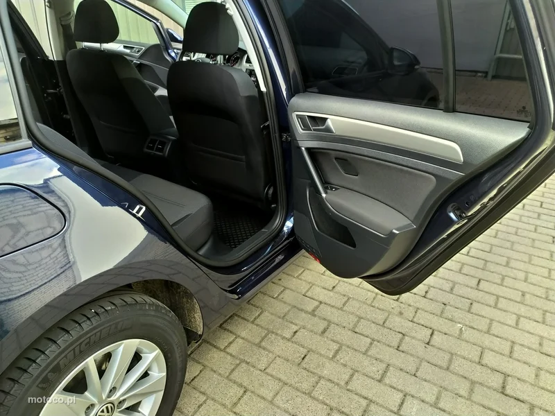 Volkswagen Golf VII 23