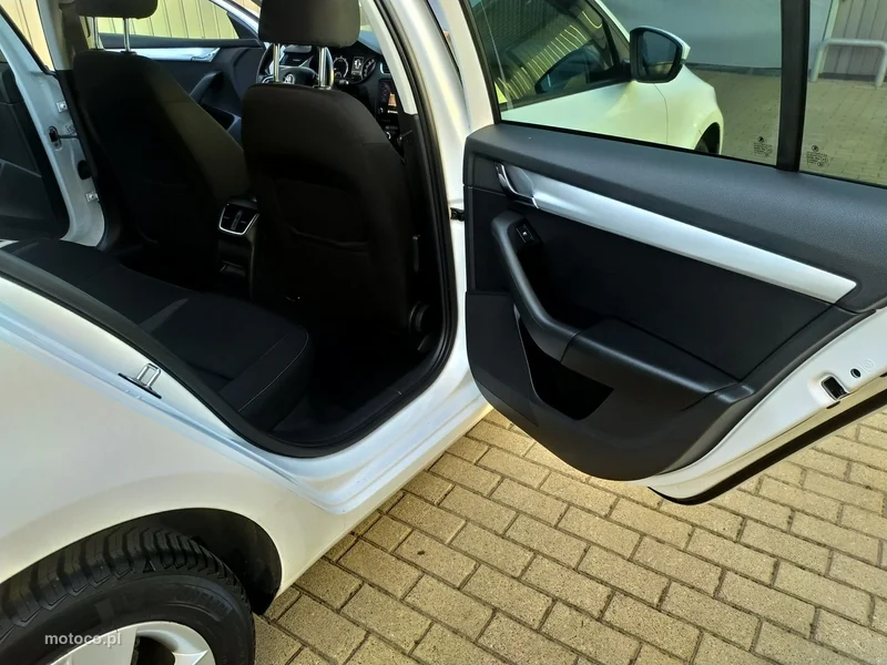 Skoda Octavia III 23