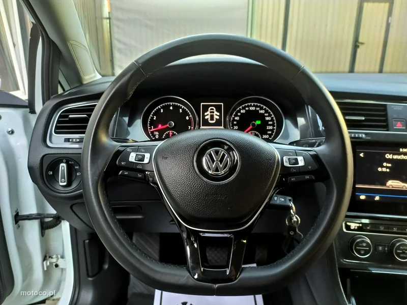 Volkswagen Golf VII 16