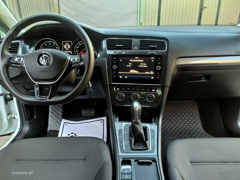 Volkswagen Golf VII 17