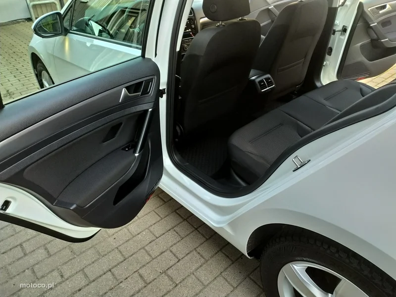 Volkswagen Golf VII 21