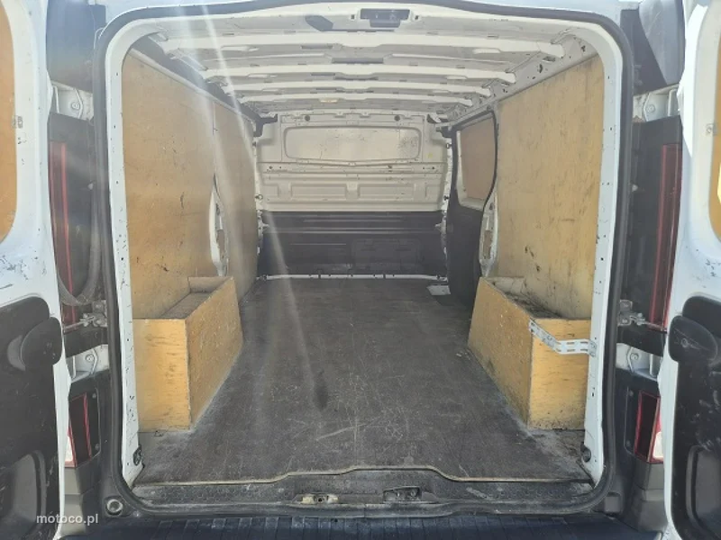 Renault Trafic 8