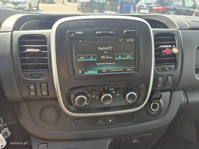 Renault Trafic 11