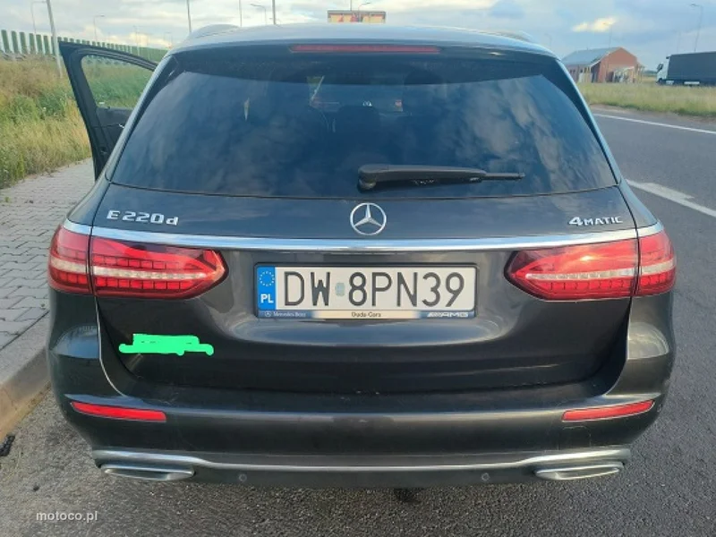 Mercedes-Benz Klasa E W213 E 220 3