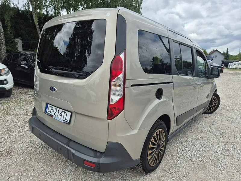 Ford Grand Tourneo Connect 2
