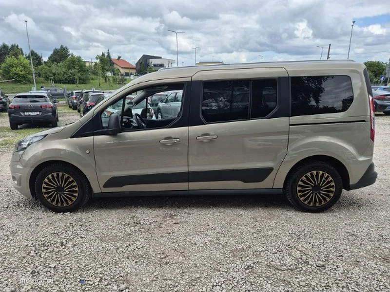 Ford Grand Tourneo Connect 12