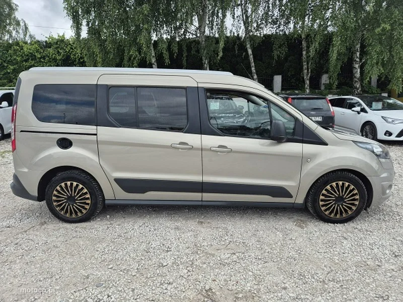 Ford Grand Tourneo Connect 13