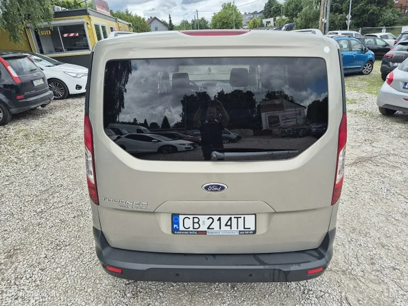 Ford Grand Tourneo Connect 15