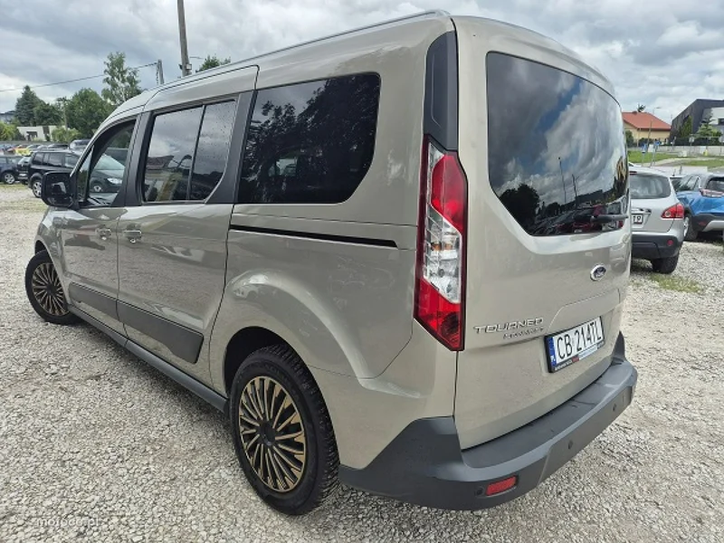 Ford Grand Tourneo Connect 4