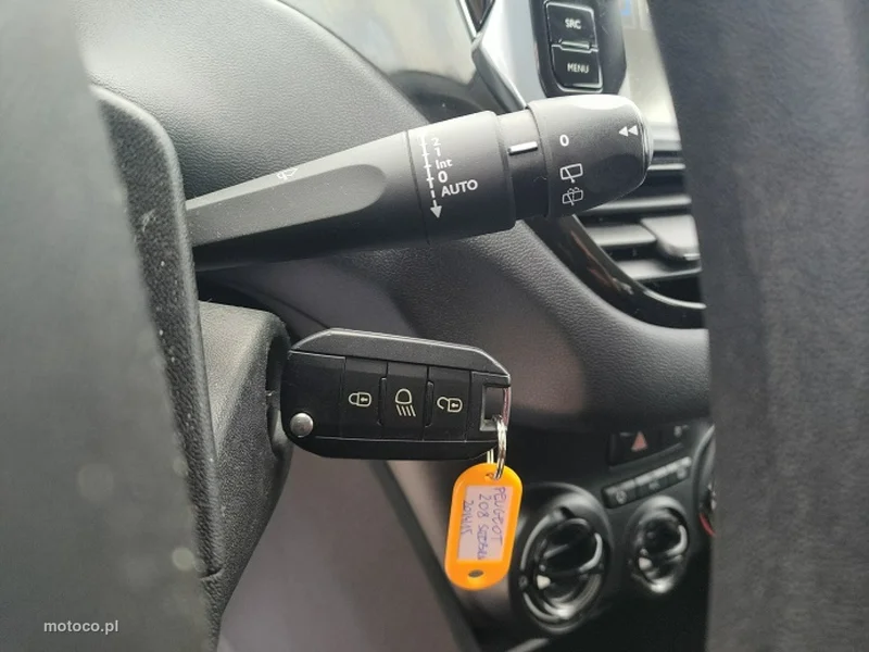 Peugeot 208 14