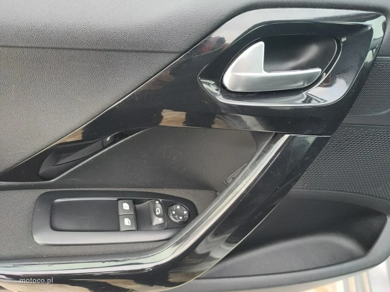 Peugeot 208 16